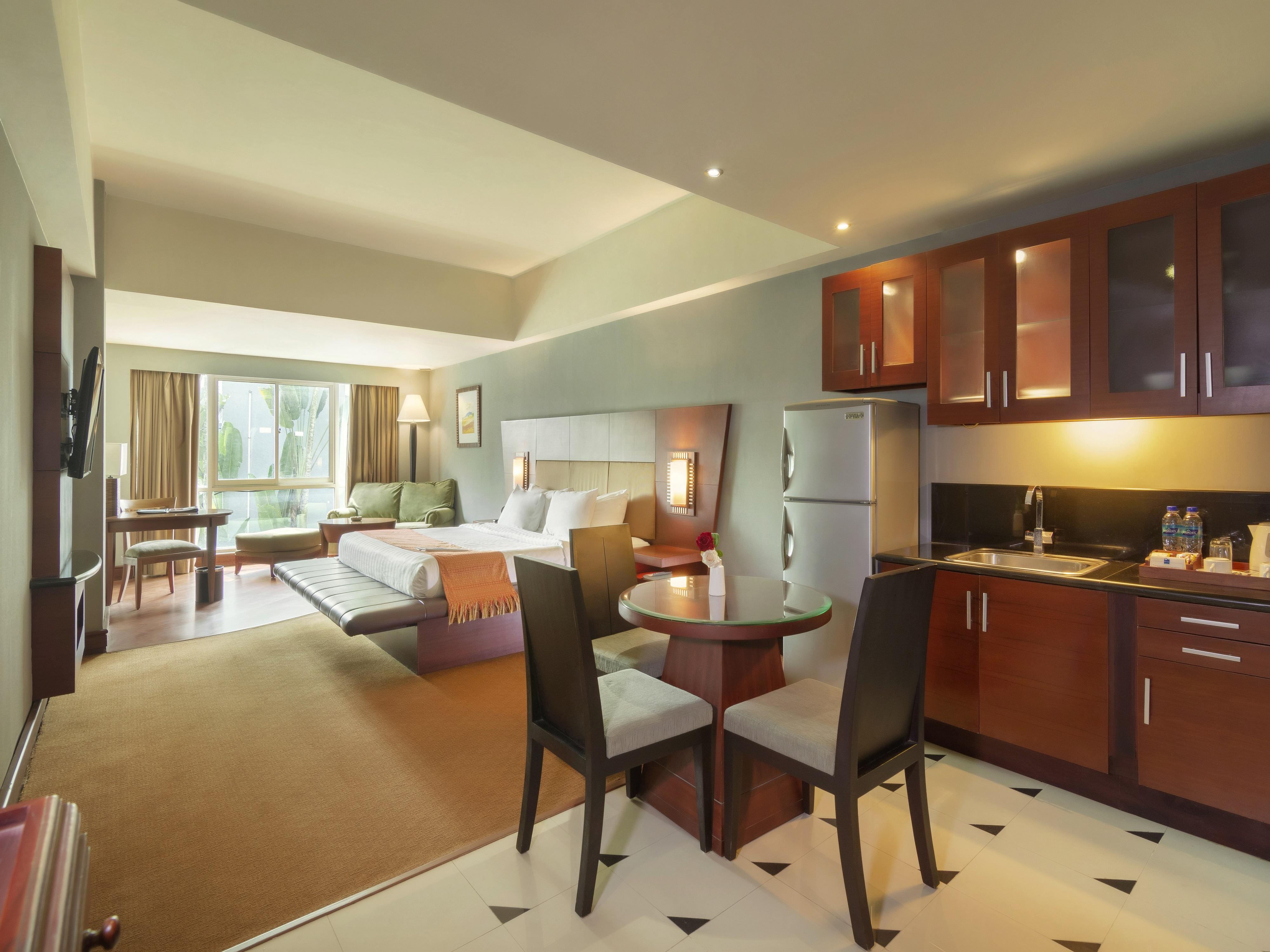 Blue Sky Hotel Balikpapan Buitenkant foto