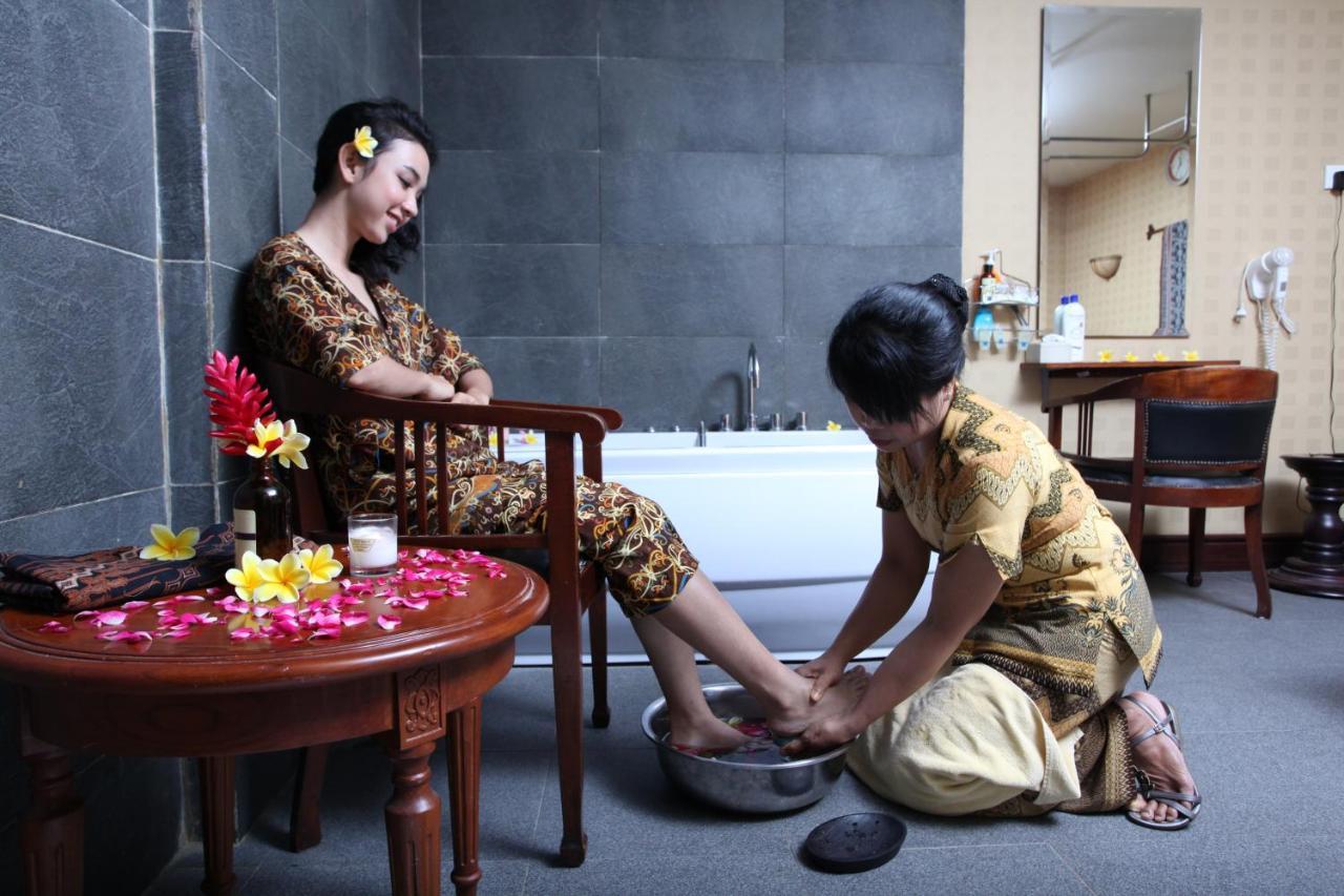 Blue Sky Hotel Balikpapan Buitenkant foto