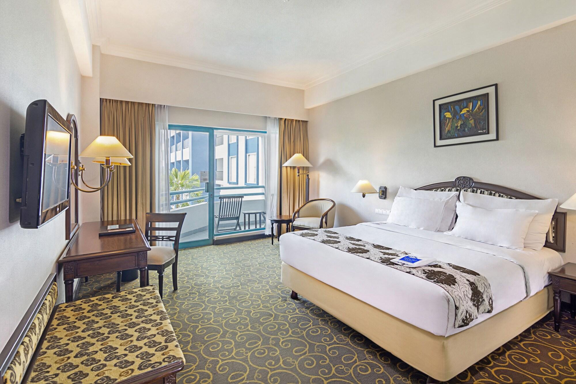 Blue Sky Hotel Balikpapan Buitenkant foto