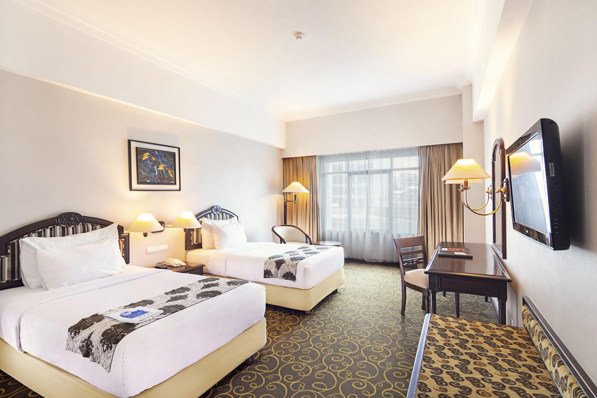 Blue Sky Hotel Balikpapan Buitenkant foto