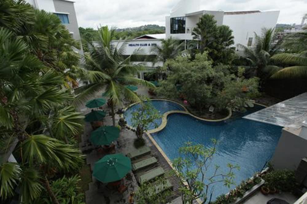 Blue Sky Hotel Balikpapan Buitenkant foto