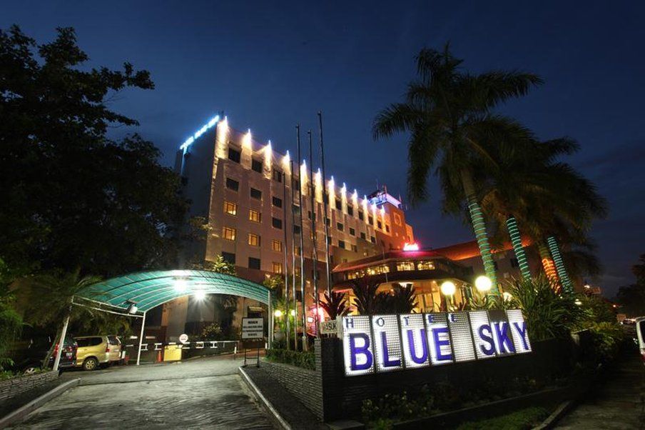 Blue Sky Hotel Balikpapan Buitenkant foto