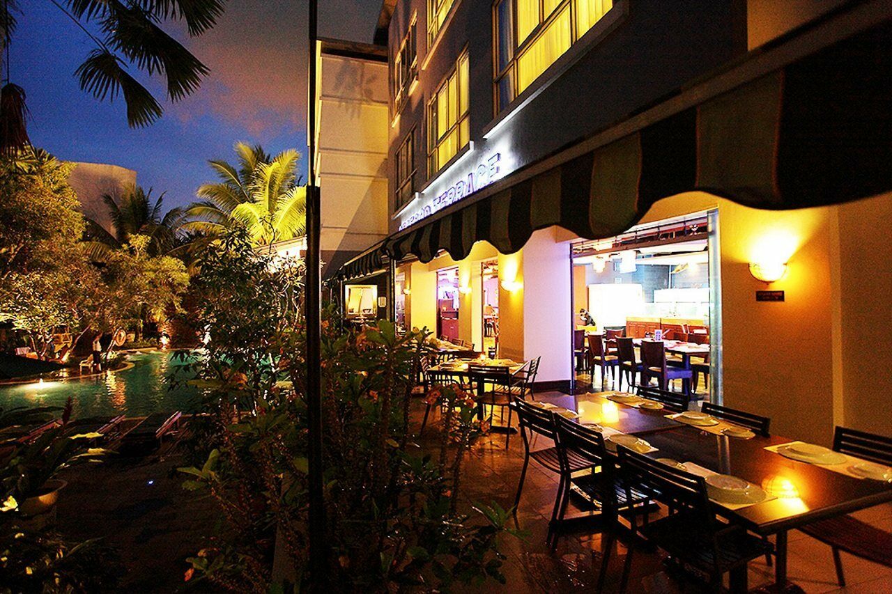 Blue Sky Hotel Balikpapan Buitenkant foto
